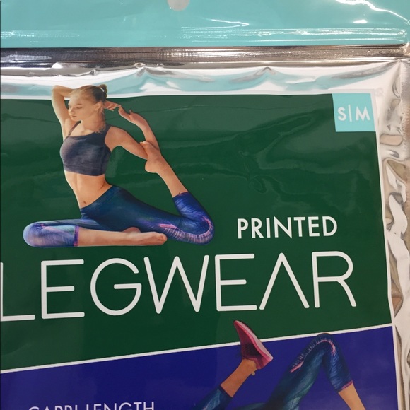 Blue Star Blue/Black Floral Capri Leggings Women’s - Picture 5 of 12